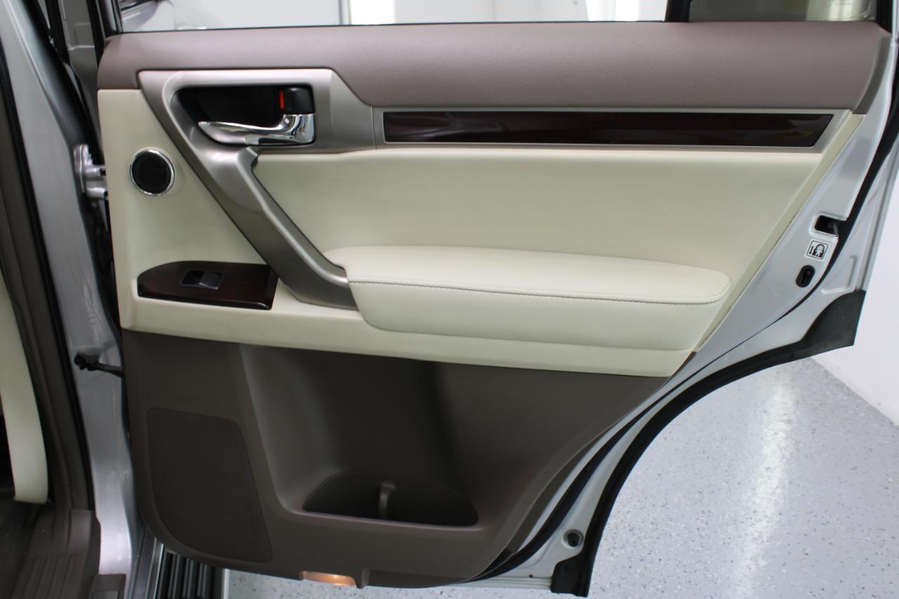 Lexus GX 460 4WD 4dr Luxury 2015