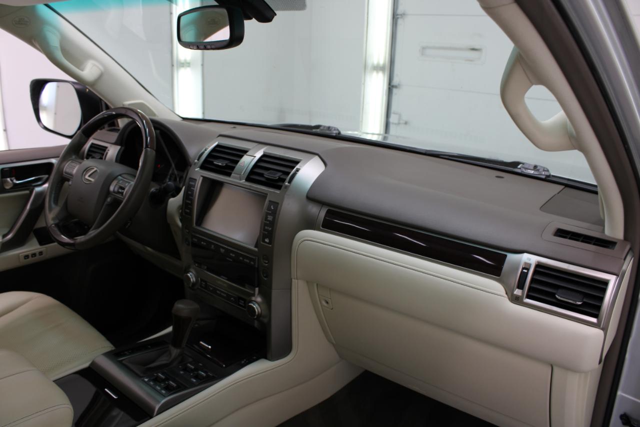 Lexus GX 460 4WD 4dr Luxury 2015