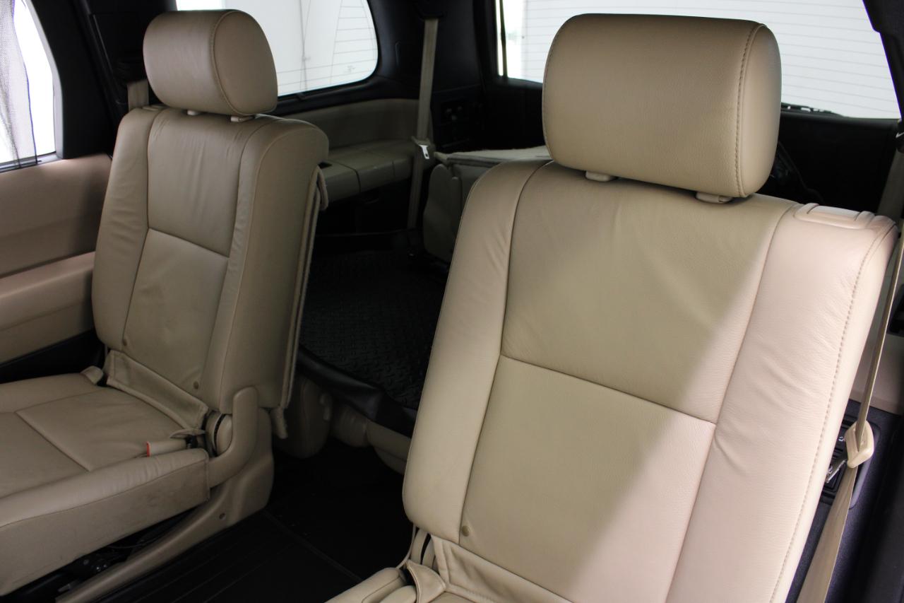 Toyota Sequoia RWD 5.7L Limited (Natl) 2016