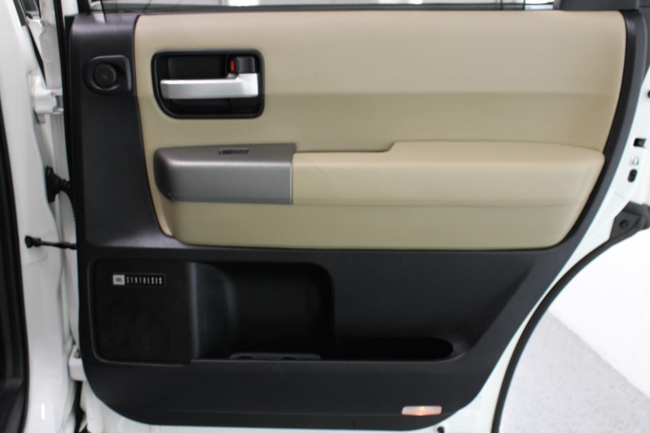 Toyota Sequoia RWD 5.7L Limited (Natl) 2016