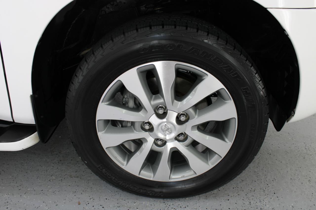 Toyota Sequoia RWD 5.7L Limited (Natl) 2016