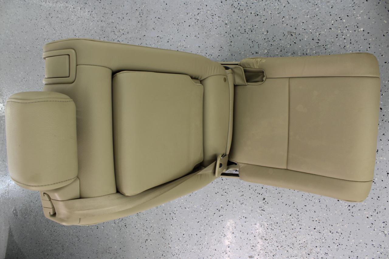 Toyota Sequoia RWD 5.7L Limited (Natl) 2016