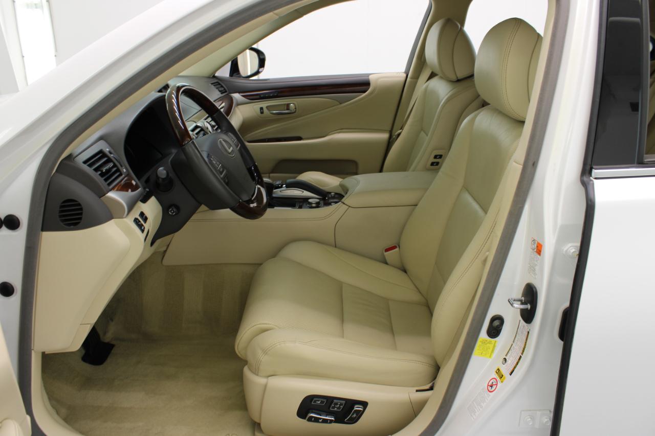 Lexus LS 460 4dr Sdn RWD 2016