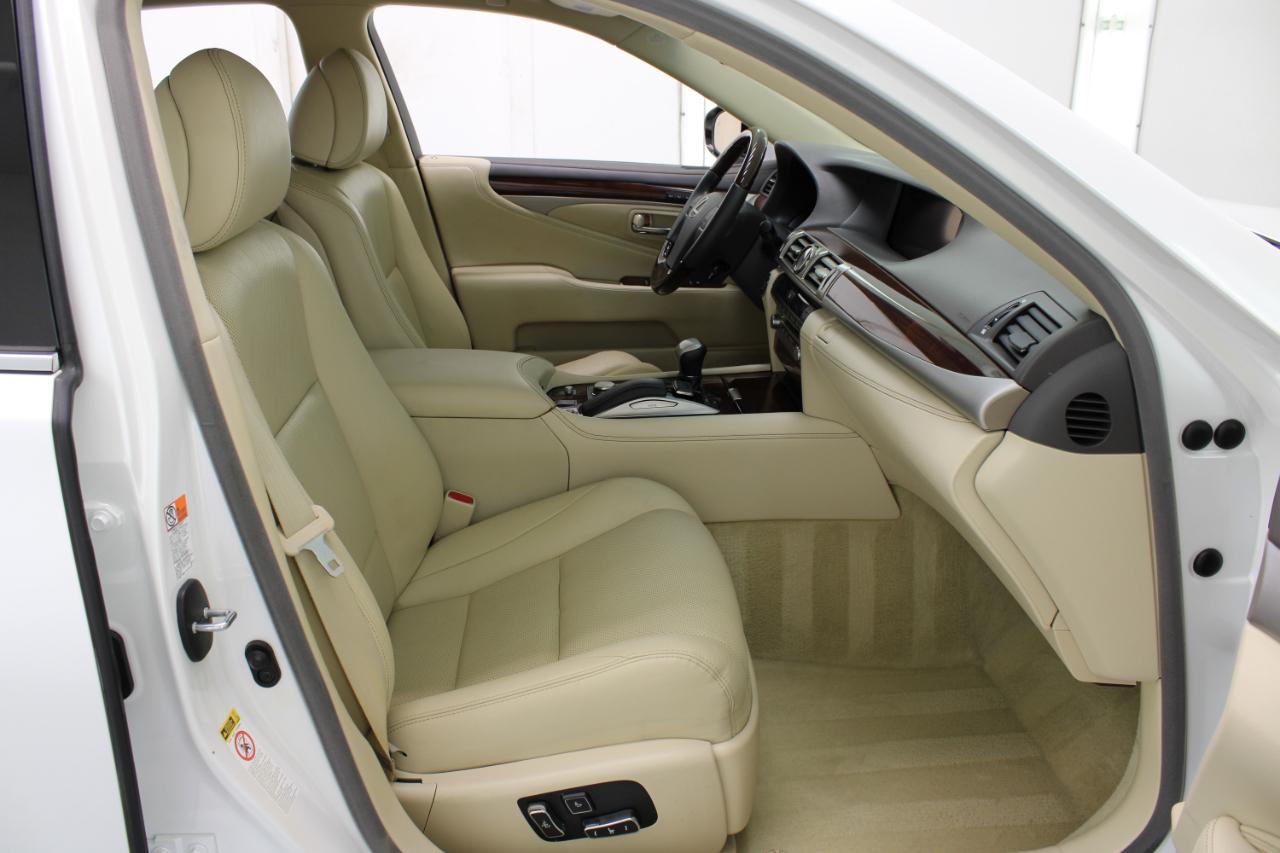 Lexus LS 460 4dr Sdn RWD 2016