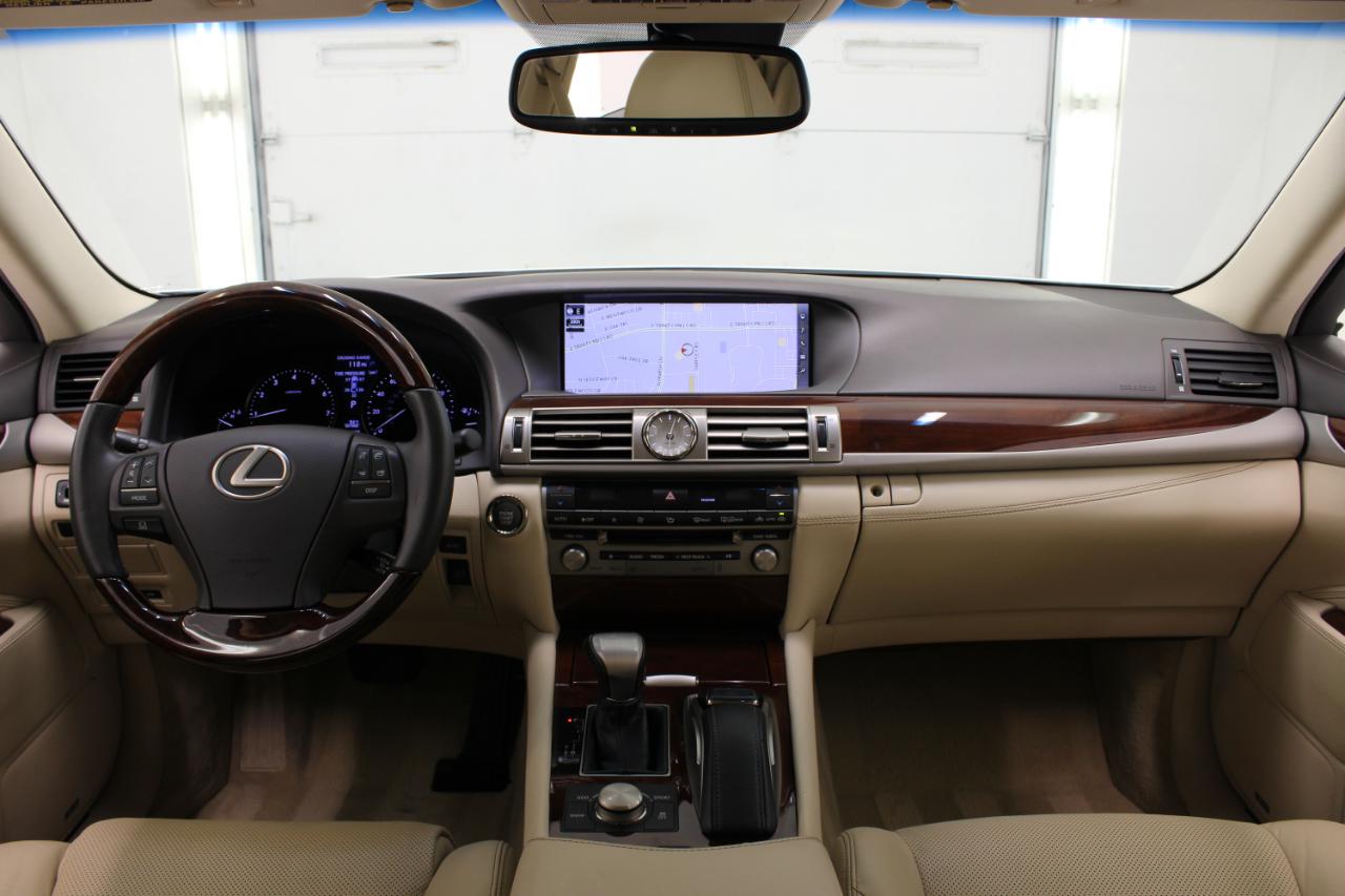 Lexus LS 460 4dr Sdn RWD 2016