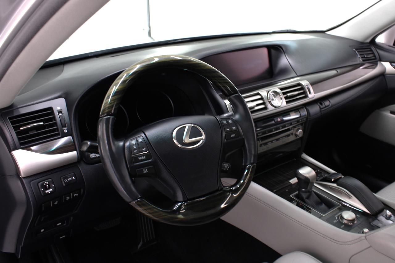 Lexus LS 460 4dr Sdn RWD 2016