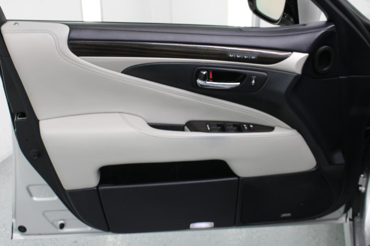 Lexus LS 460 4dr Sdn RWD 2016
