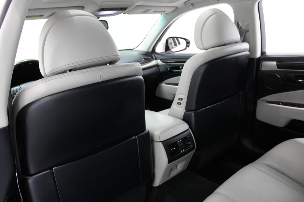 Lexus LS 460 4dr Sdn RWD 2016