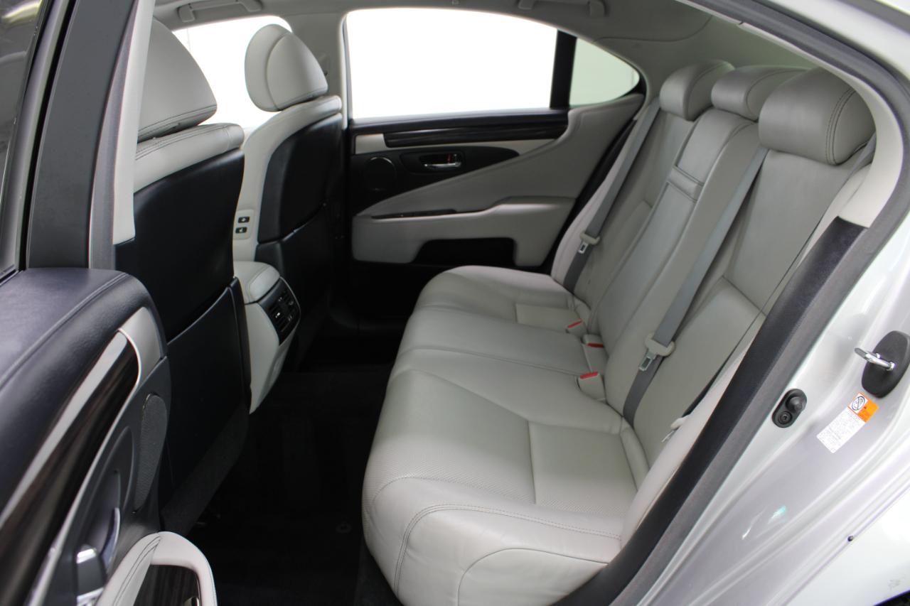 Lexus LS 460 4dr Sdn RWD 2016