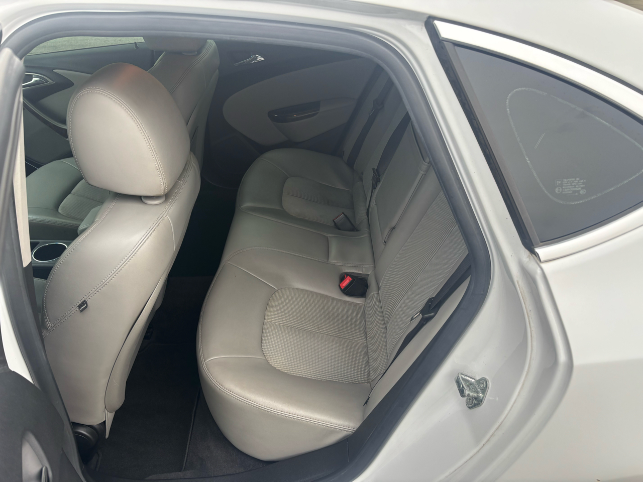 Buick Verano Base 2012