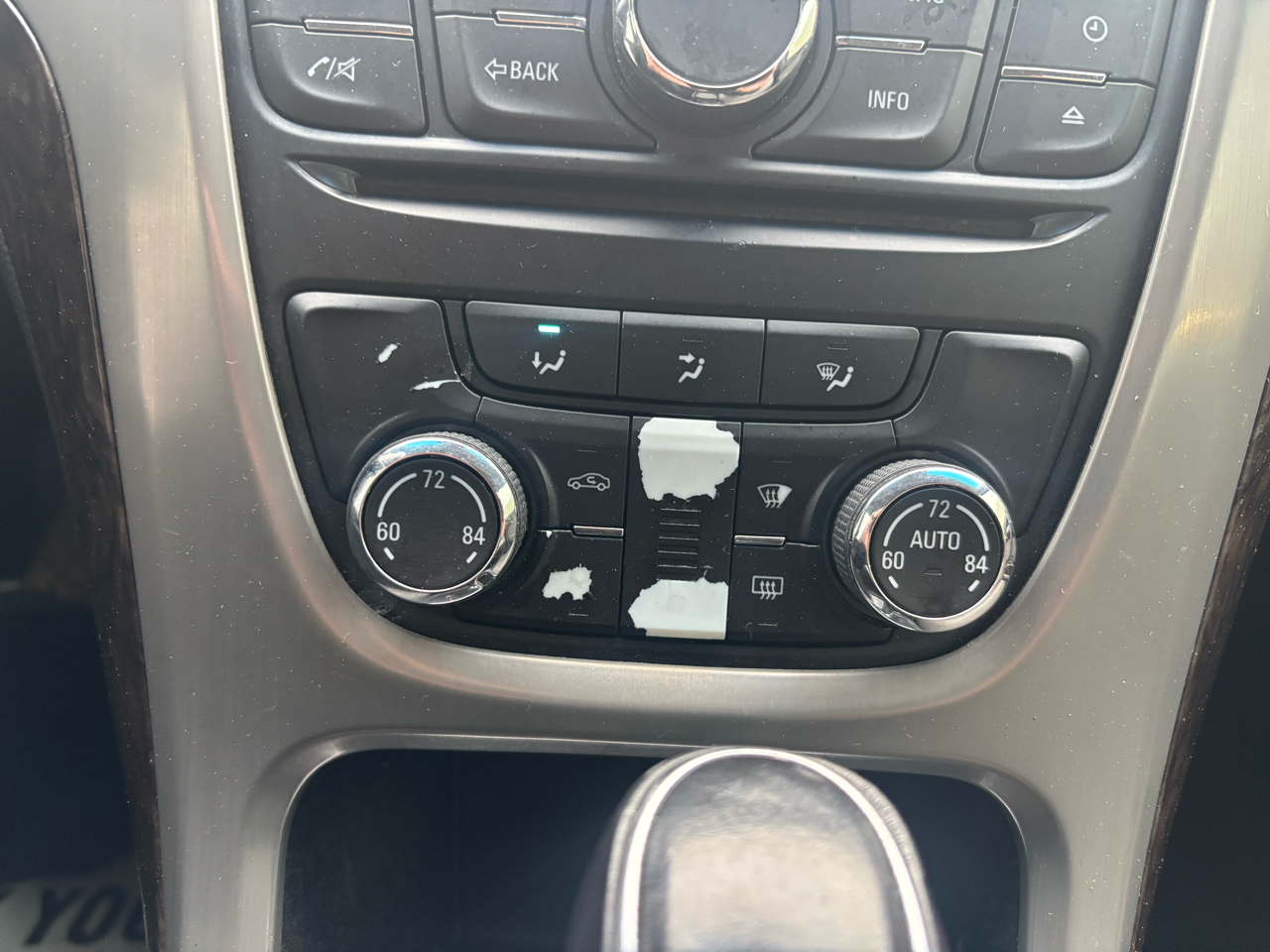 Buick Verano Base 2012