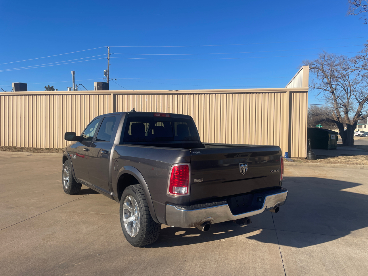 RAM 1500 Laramie Crew Cab SWB 4WD 2016