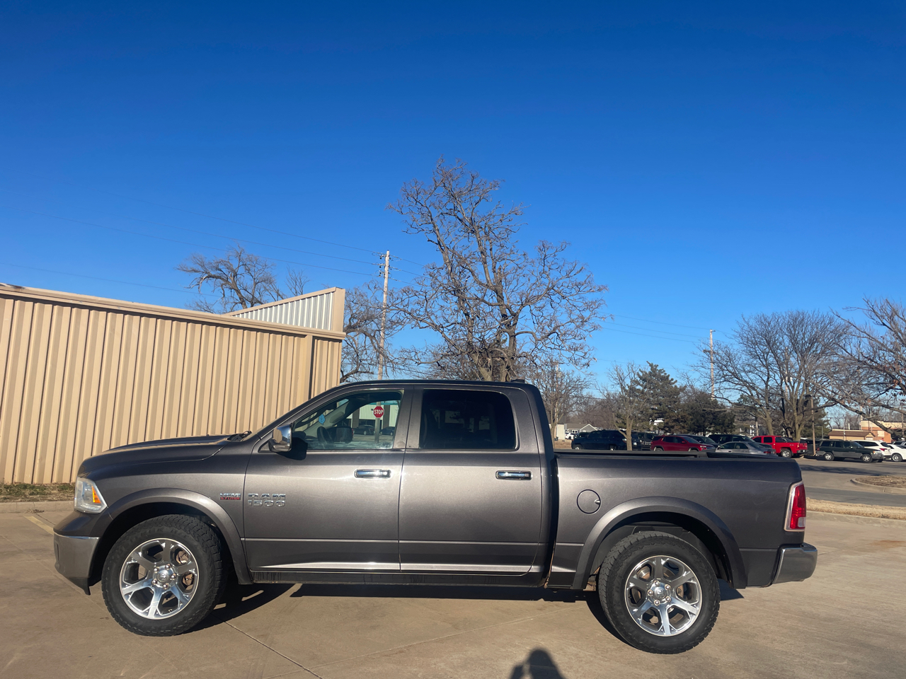 RAM 1500 Laramie Crew Cab SWB 4WD 2016