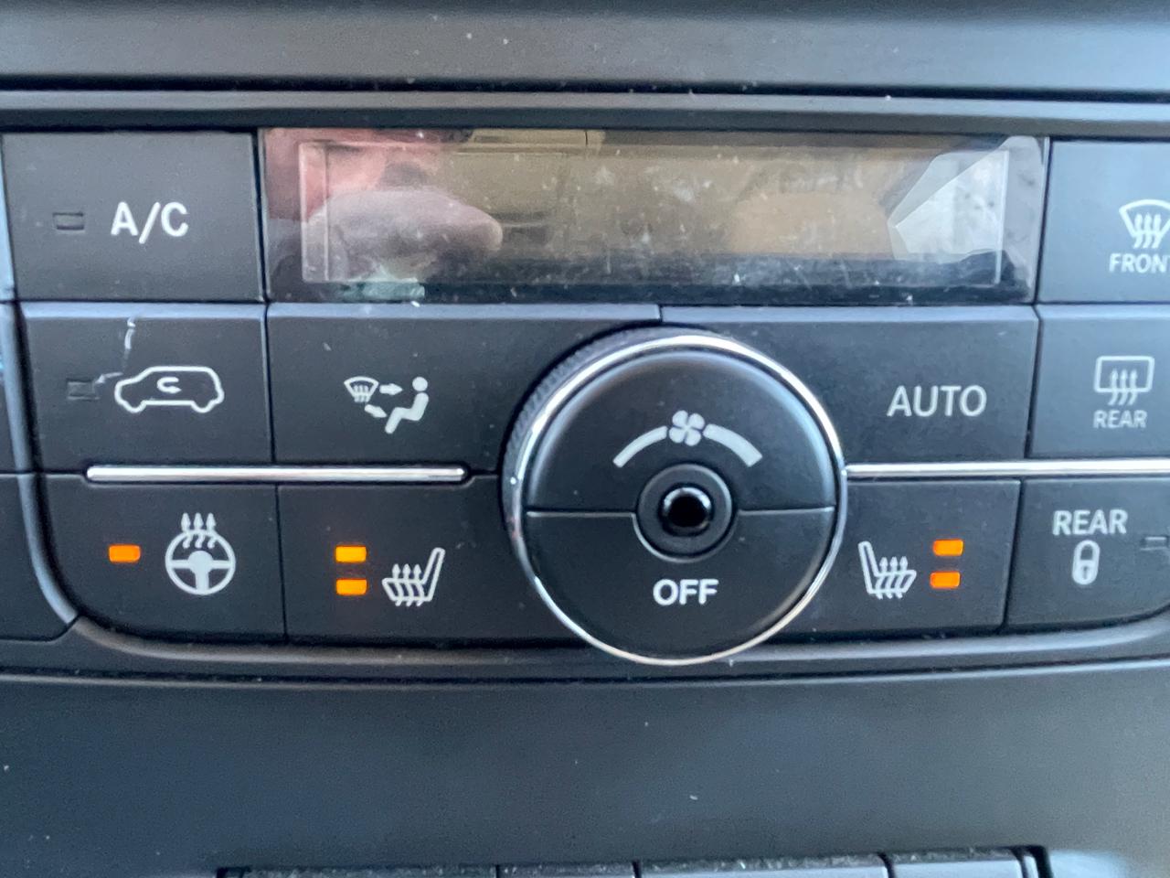 Chrysler Town & Country Touring-L 2012