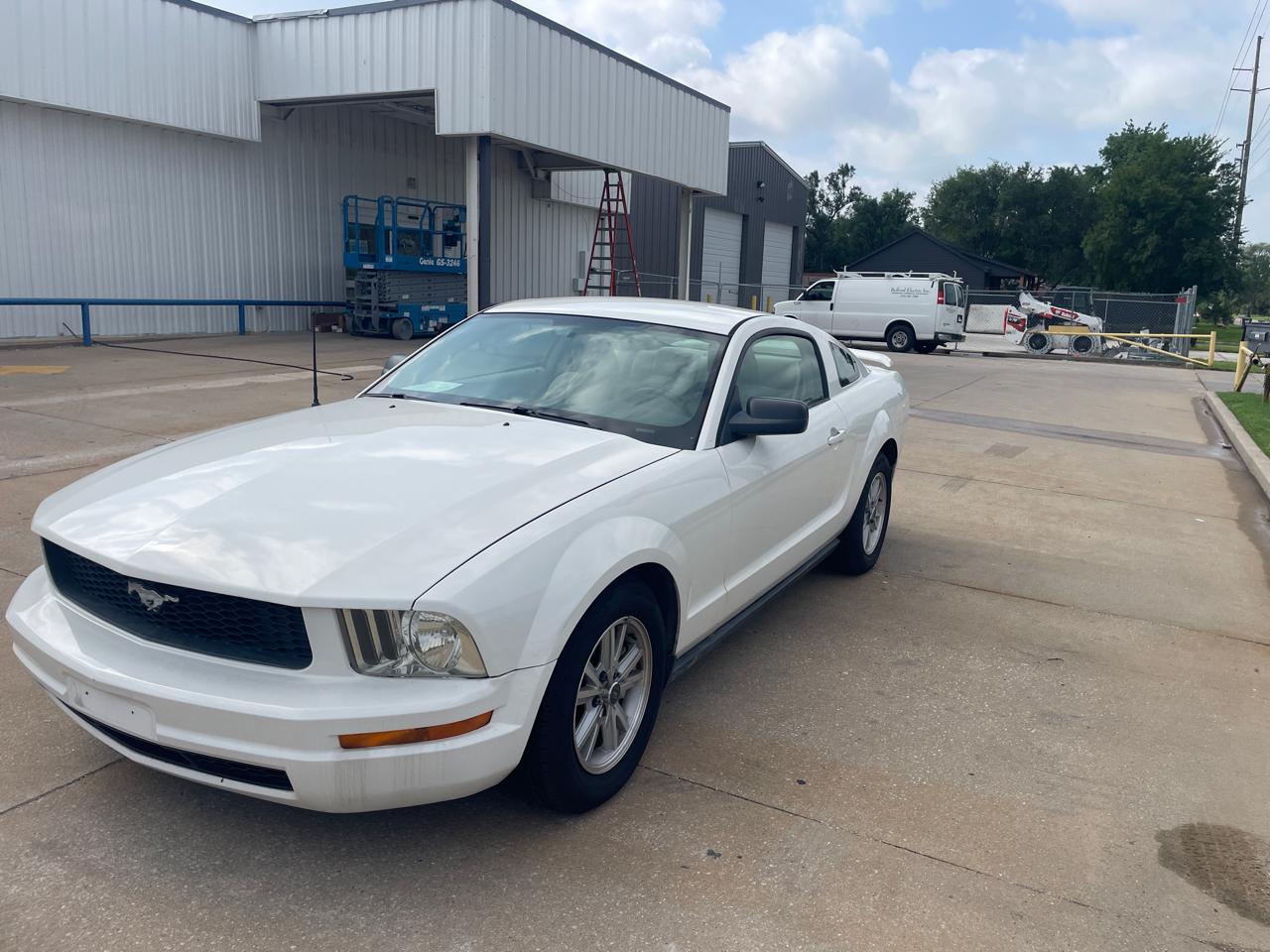 2006 Ford Mustang Standard - Photo 6