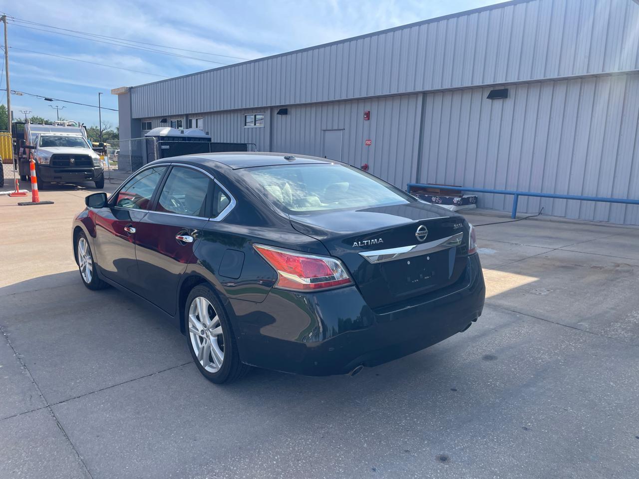 Nissan Altima 3.5 SV 2014