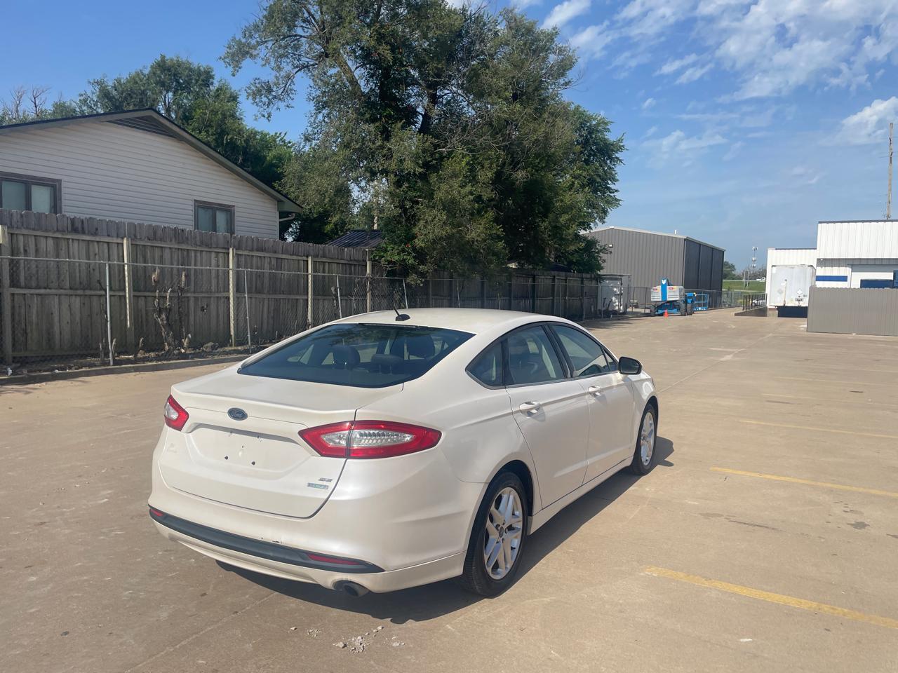 Ford Fusion SE 2013