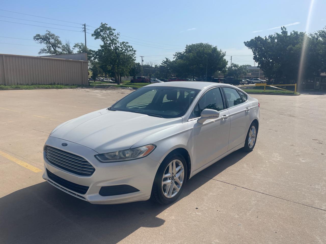 Ford Fusion SE 2013
