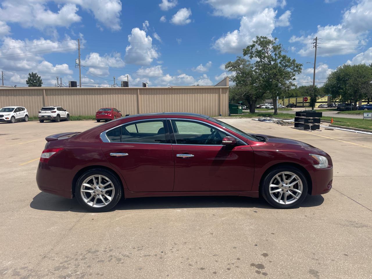 Nissan Maxima SV 2011