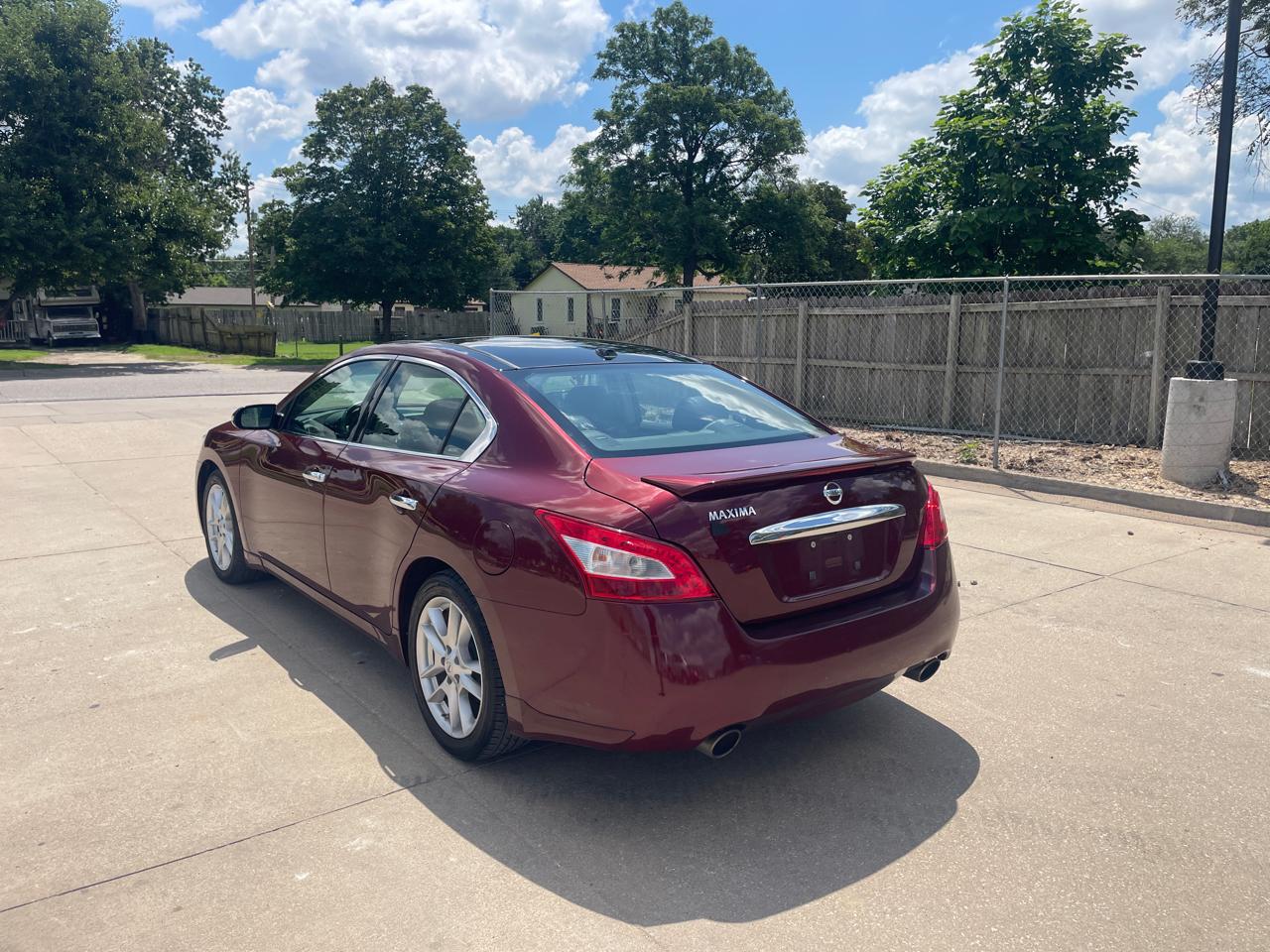 Nissan Maxima SV 2011