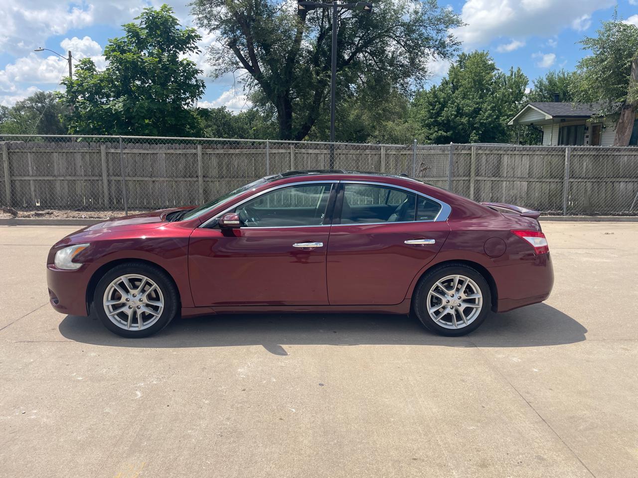 Nissan Maxima SV 2011