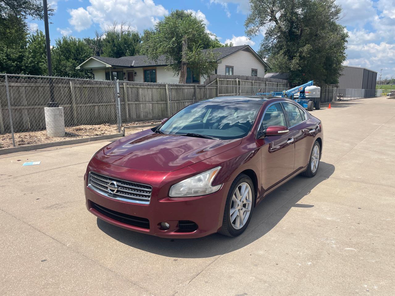 Nissan Maxima SV 2011