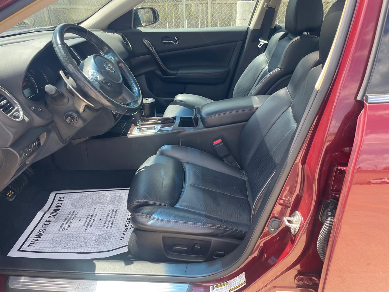Nissan Maxima SV 2011