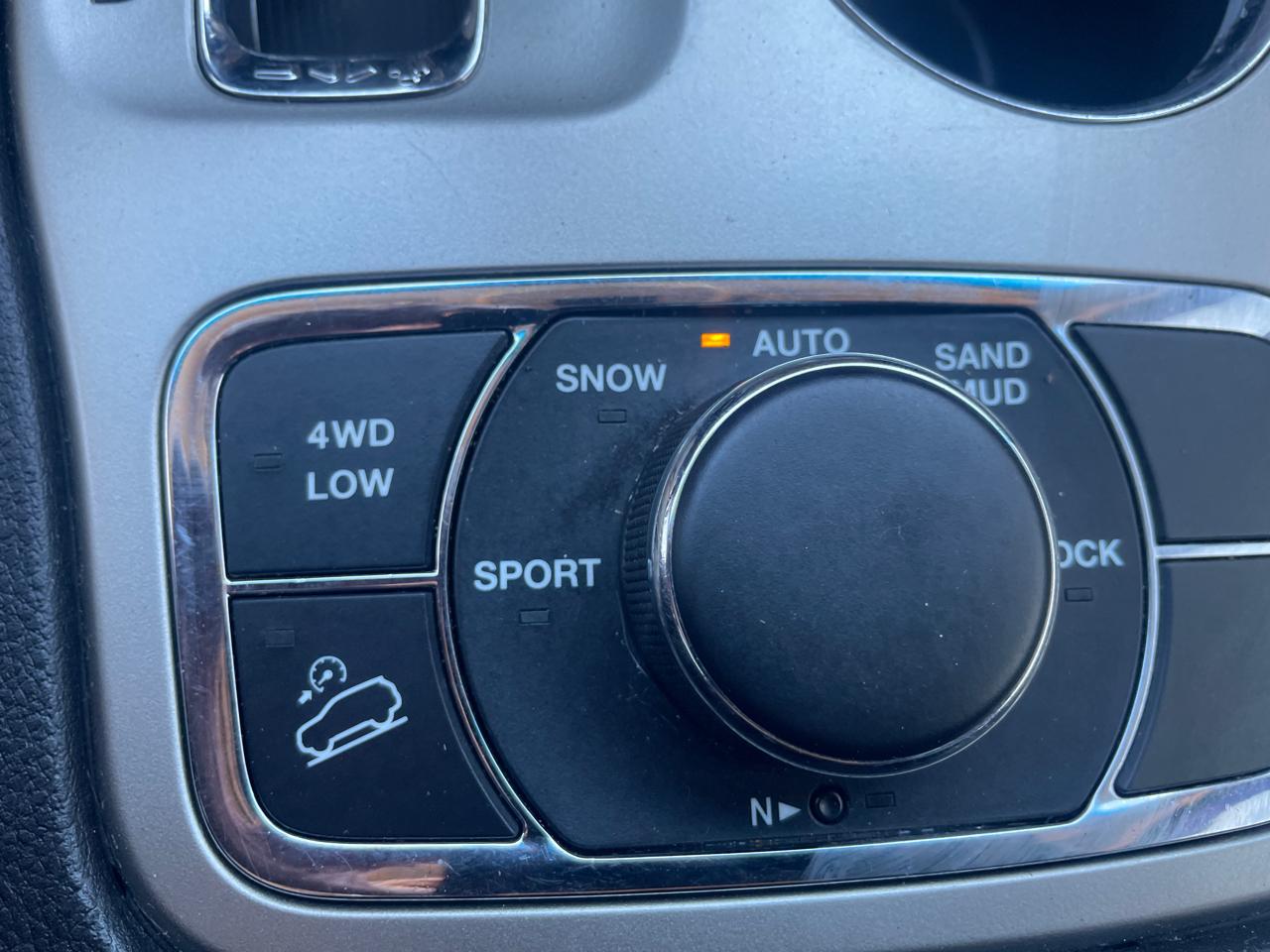Jeep Grand Cherokee Laredo 4WD 2012