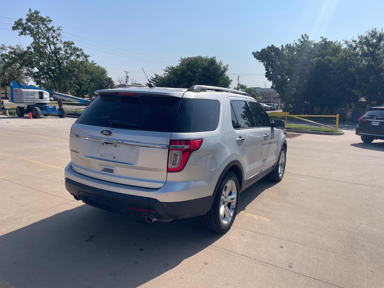 Ford Explorer Limited FWD 2011