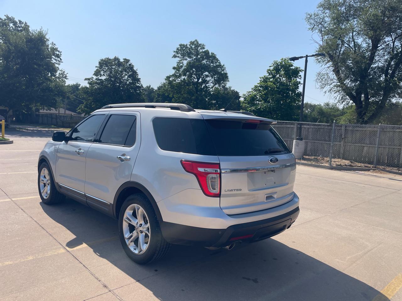 Ford Explorer Limited FWD 2011
