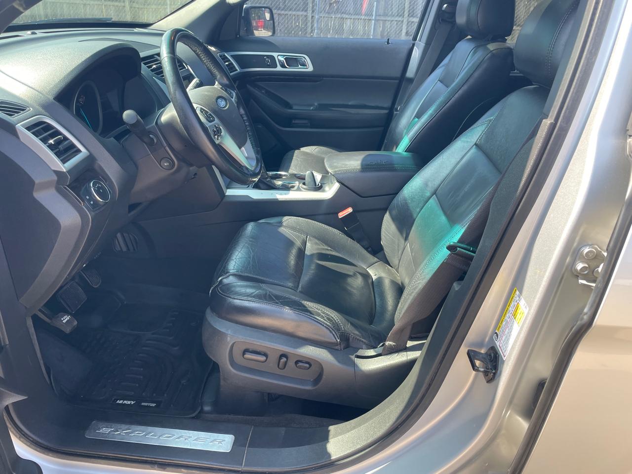 Ford Explorer Limited FWD 2011
