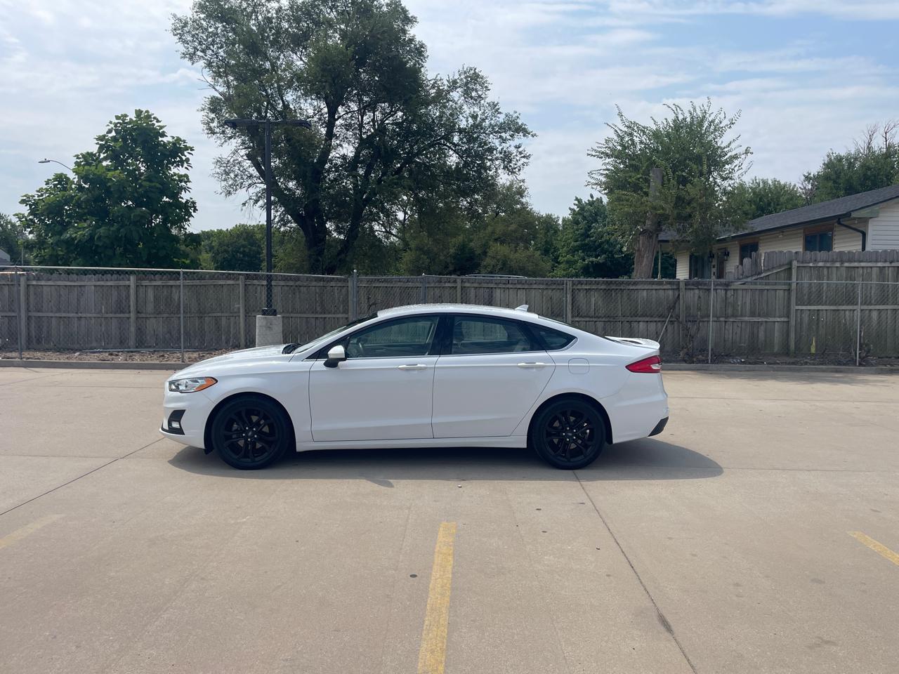 2019 Ford Fusion SE - Photo 5