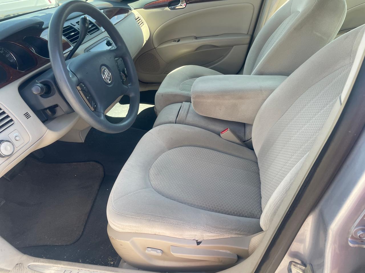 Buick Lucerne CX 2006