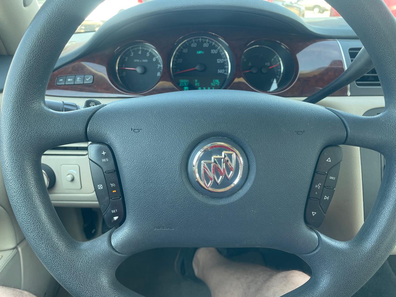 Buick Lucerne CX 2006