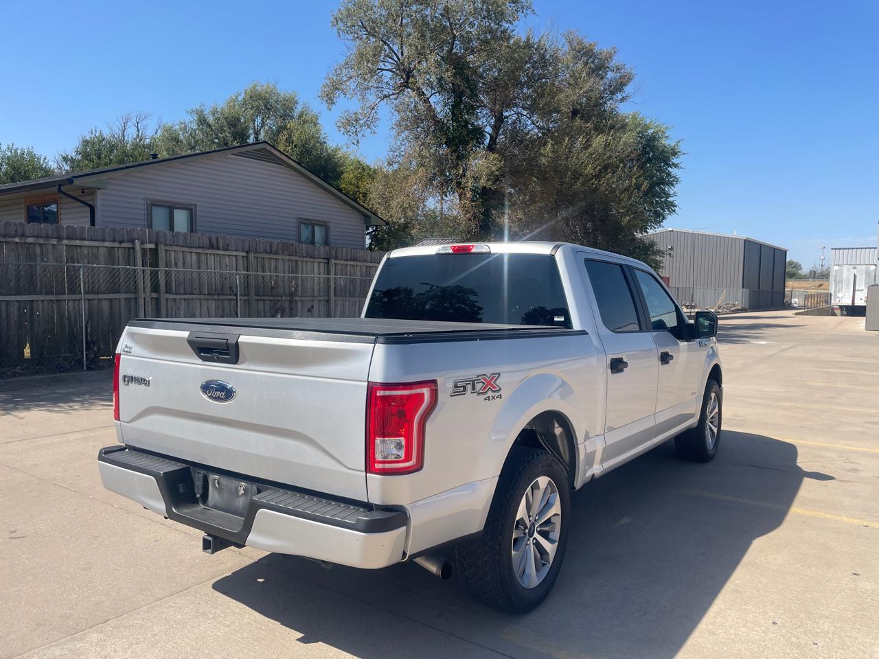 Ford F-150 Supercab 145" XL 4WD 2017