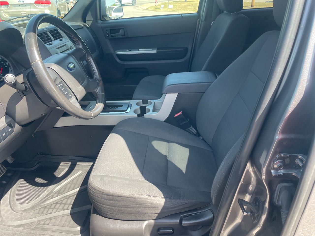 Ford Escape XLT 4WD 2012