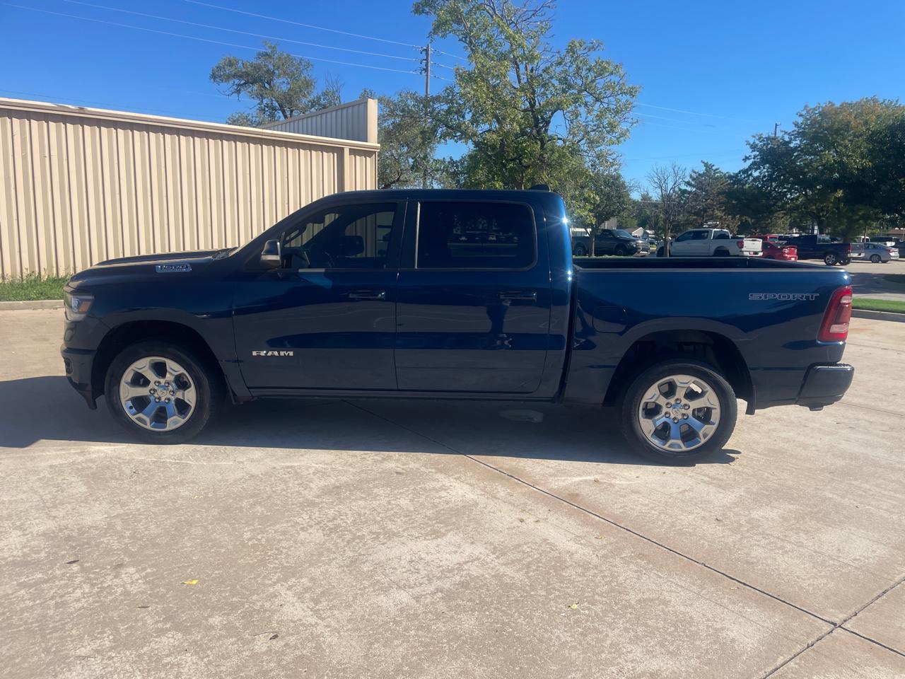 RAM 1500 Big Horn Crew Cab 4WD 2022