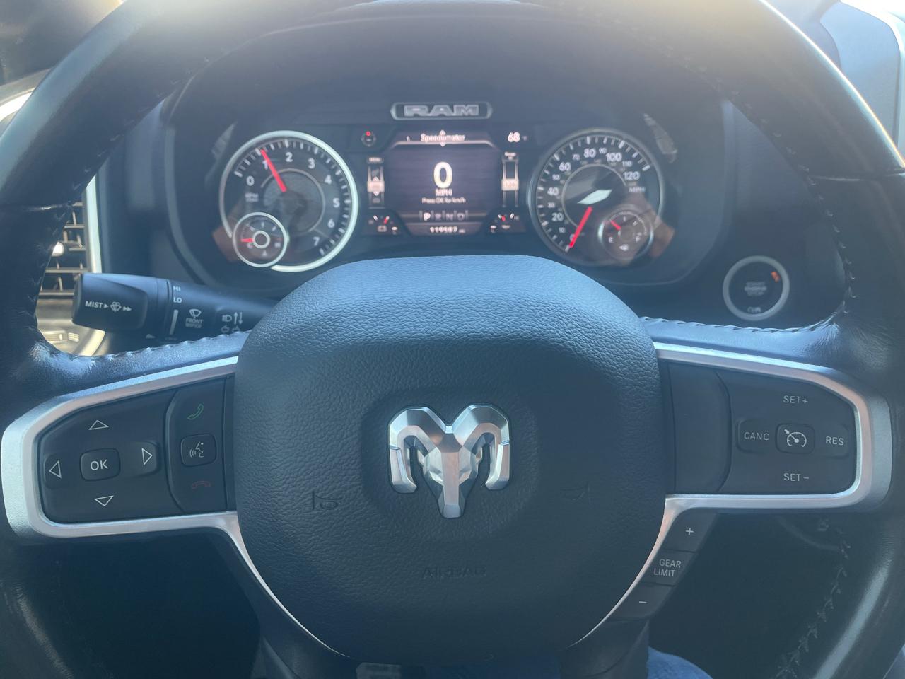 RAM 1500 Big Horn Crew Cab 4WD 2022