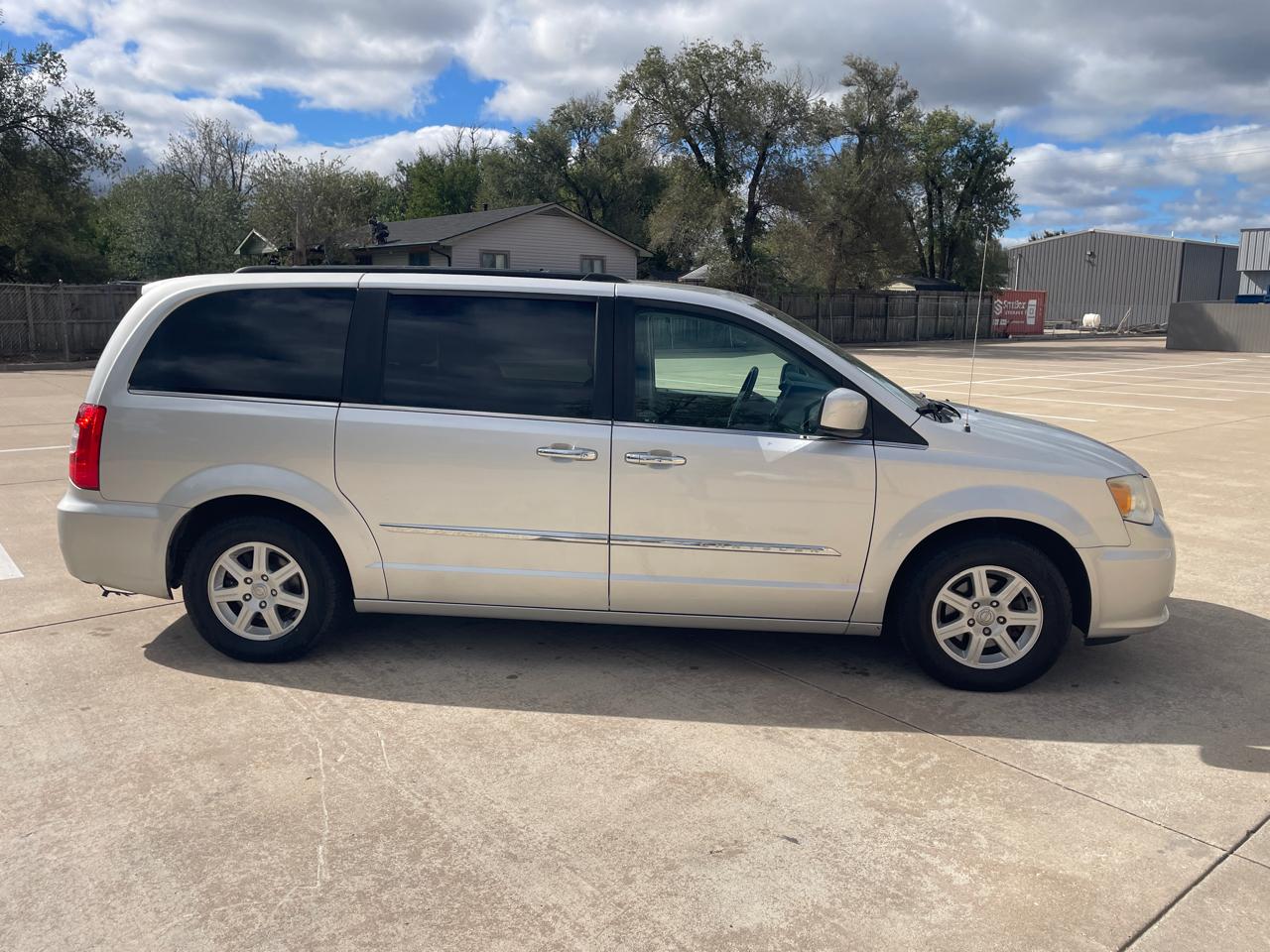 Chrysler Town & Country Touring 2011