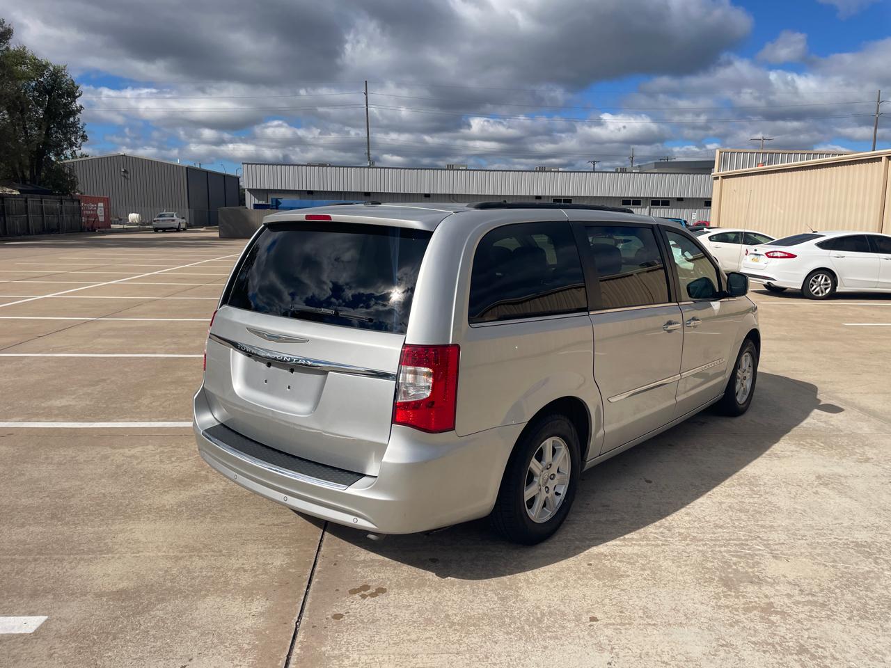 Chrysler Town & Country Touring 2011