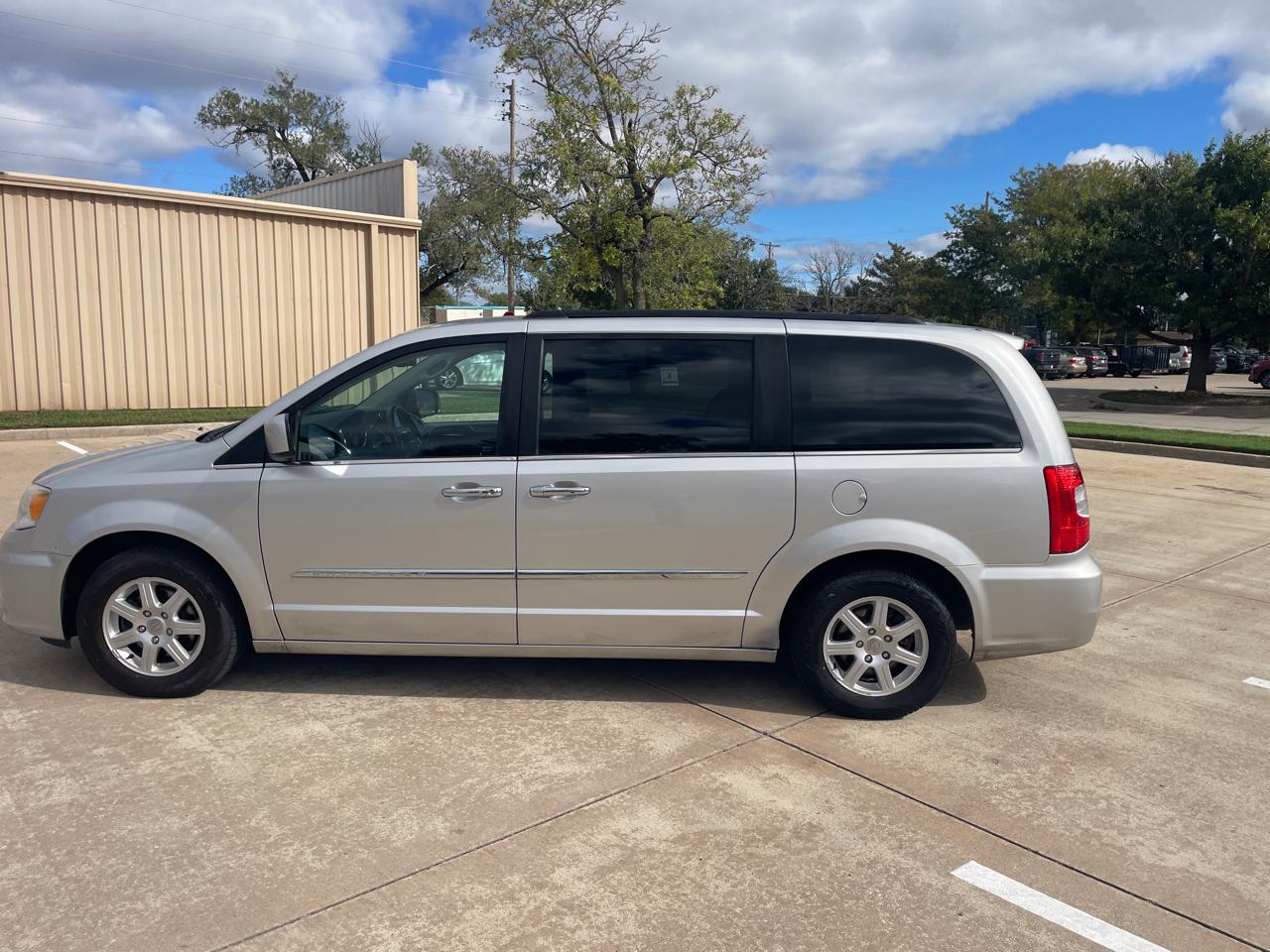 Chrysler Town & Country Touring 2011