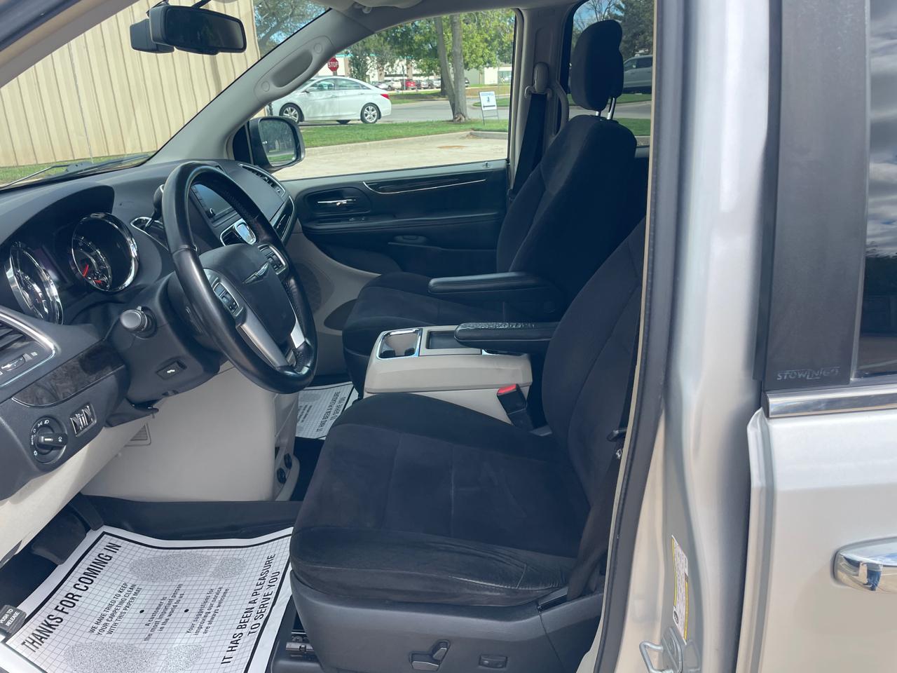 Chrysler Town & Country Touring 2011