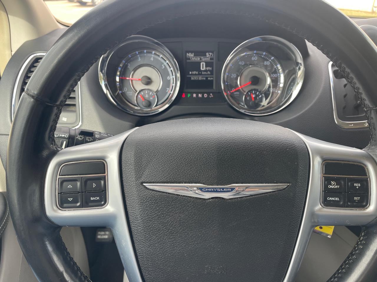 Chrysler Town & Country Touring 2011