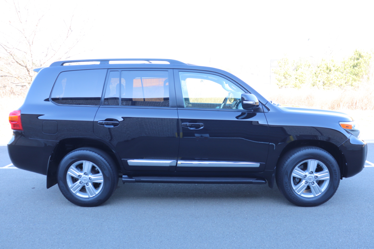 Toyota Land Cruiser 4WD 2013