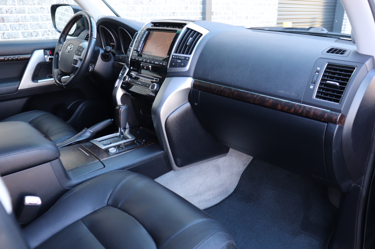 Toyota Land Cruiser 4WD 2013