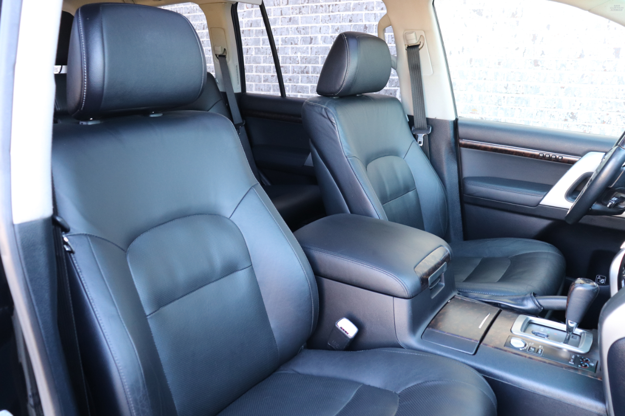 Toyota Land Cruiser 4WD 2013