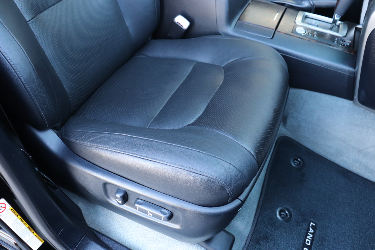 Toyota Land Cruiser 4WD 2013