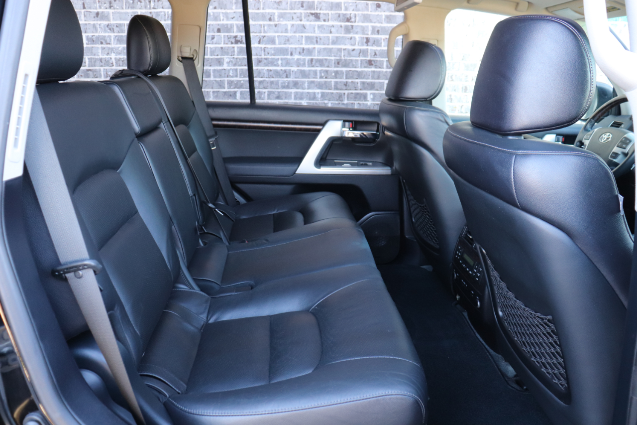 Toyota Land Cruiser 4WD 2013