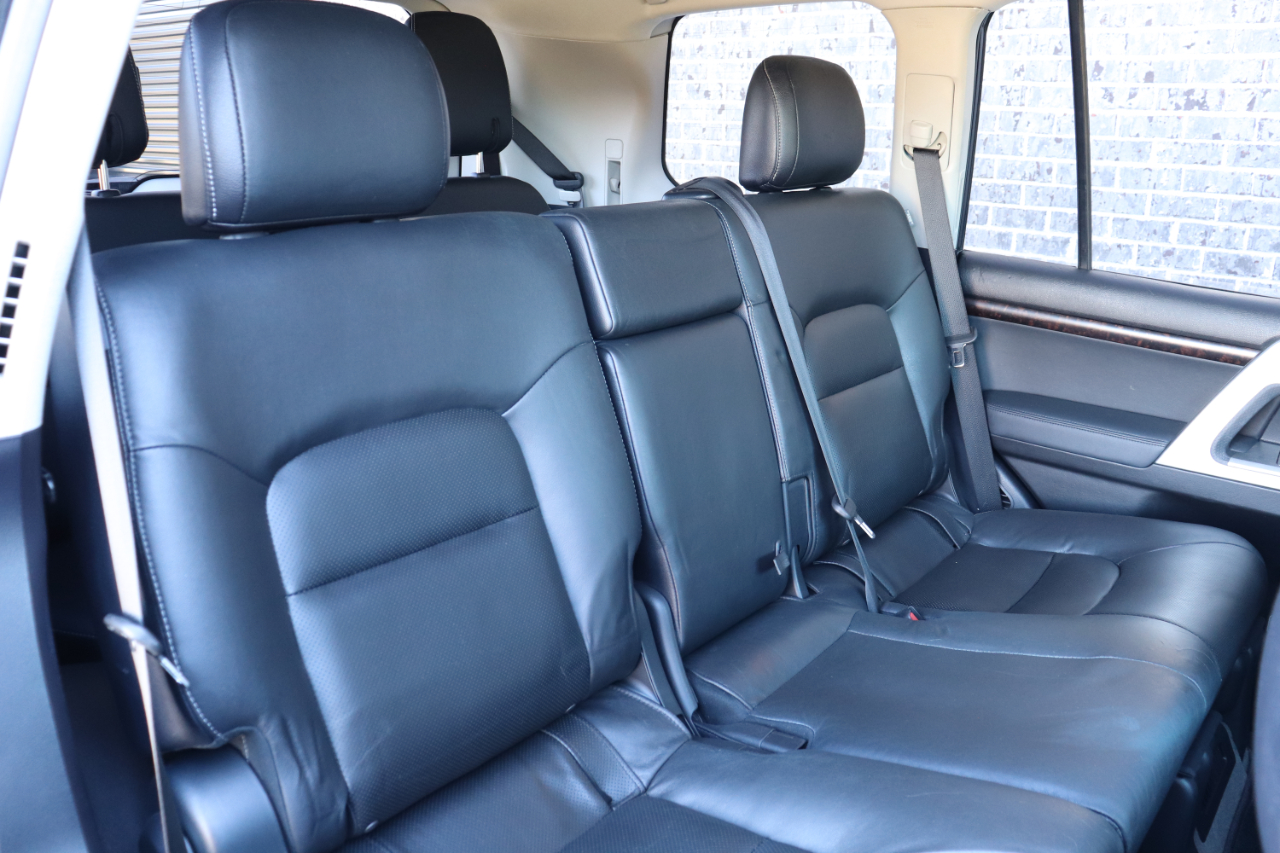 Toyota Land Cruiser 4WD 2013