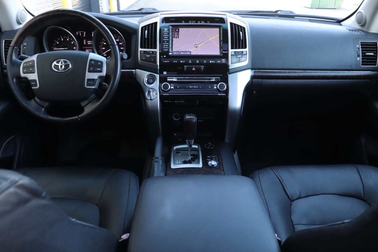 Toyota Land Cruiser 4WD 2013